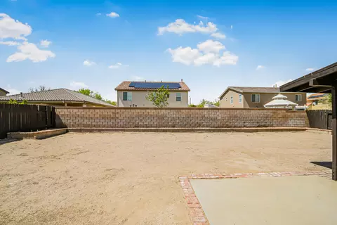 Exterior - 43703 Byron Dr, Lancaster, CA 93535 photo 5 of 5