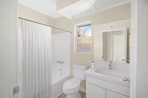 Bath - 43703 Byron Dr, Lancaster, CA 93535 photo 3 of 3