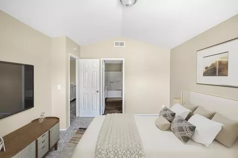 Bedroom - 43703 Byron Dr, Lancaster, CA 93535 photo 4 of 7