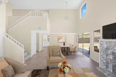 Living - 43703 Byron Dr, Lancaster, CA 93535 photo 1 of 2