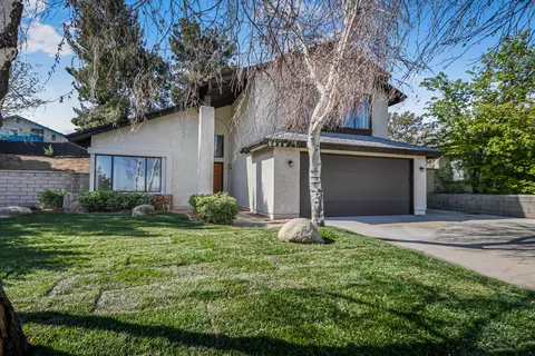 2624 Summer Lilac Dr, Palmdale, CA 93550