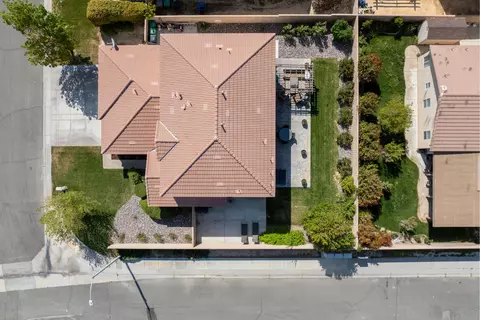8807 Mora Ct, Lancaster, CA 93536 photo 5