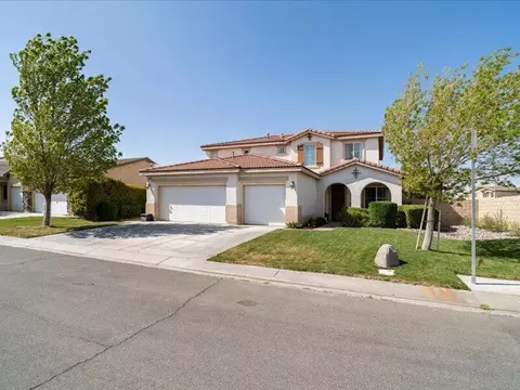 8807 Mora Ct, Lancaster, CA 93536 photo 3