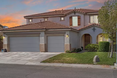 8807 Mora Ct, Lancaster, CA 93536 photo 2