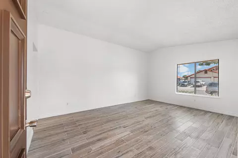 37073 Keith Ct, Palmdale, CA 93550 photo 9
