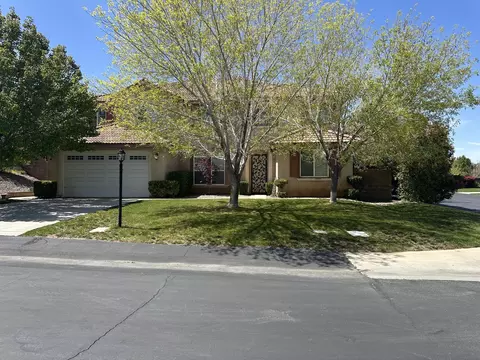 41053 Knoll Dr, Palmdale, CA 93551