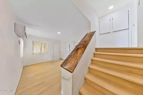 Entry Way - 38652 E 9th St, Palmdale, CA 93550 photo 2 of 3