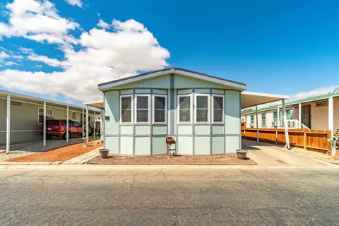 1550 20th St W #SPC 67, Rosamond, CA 93560
