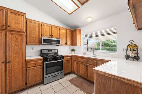 39709 Dover Dr, Palmdale, CA 93551 photo 10