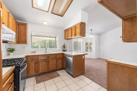39709 Dover Dr, Palmdale, CA 93551 photo 12
