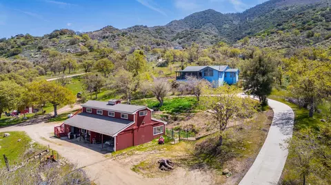 18401 Pellisier Rd, Tehachapi, CA 93561 photo 1