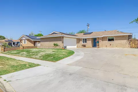 44542 15th St W, Lancaster, CA 93534