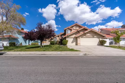 37824 52nd St E, Palmdale, CA 93552