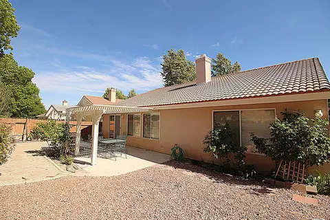 Exterior - 2749 W Lingard St, Lancaster, CA 93536 photo 5 of 9