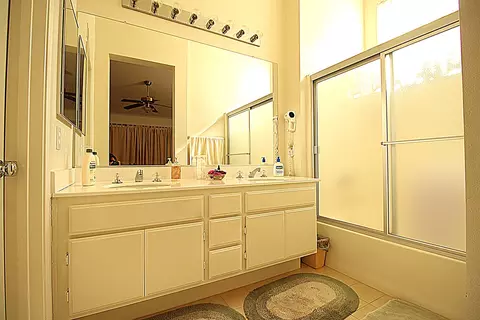 Bath - 2749 W Lingard St, Lancaster, CA 93536 photo 2 of 4