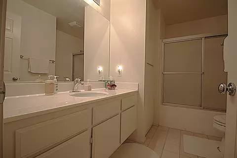Bath - 2749 W Lingard St, Lancaster, CA 93536 photo 4 of 4
