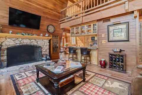 Living - 25051 Deertrail Dr, Tehachapi, CA 93561 photo 1 of 4