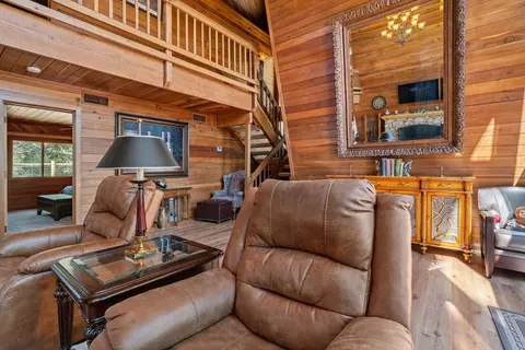 Living - 25051 Deertrail Dr, Tehachapi, CA 93561 photo 4 of 4