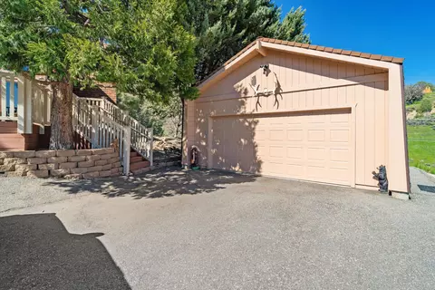 Exterior - 25051 Deertrail Dr, Tehachapi, CA 93561 photo 5 of 7