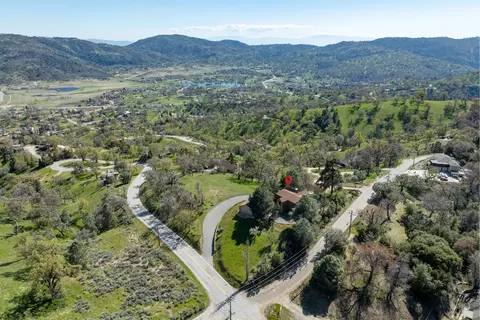 View/Area - 25051 Deertrail Dr, Tehachapi, CA 93561 photo 5 of 6
