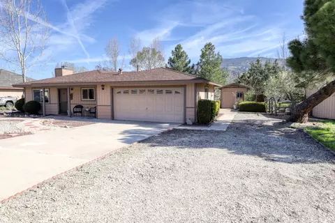 30011 Niblick Ln, Tehachapi, CA 93561 photo 3