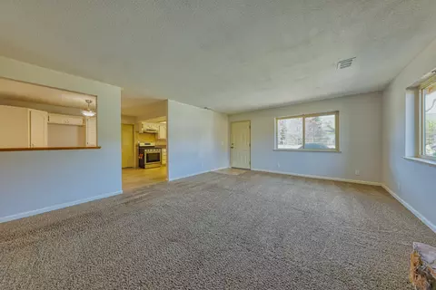 30011 Niblick Ln, Tehachapi, CA 93561 photo 5