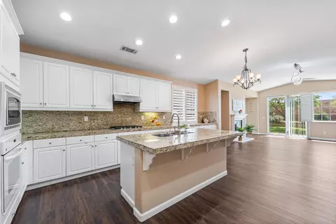 1338 Wellington Dr, Palmdale, CA 93551