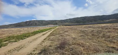 100 Th St West Vic K14, Del Sur, CA 93536