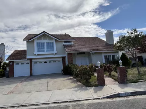 39734 Dover Dr W, Palmdale, CA 93551