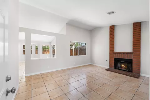 37280 37th St E, Palmdale, CA 93550 photo 6