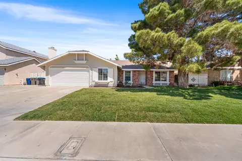 37280 37th St E, Palmdale, CA 93550 photo 3