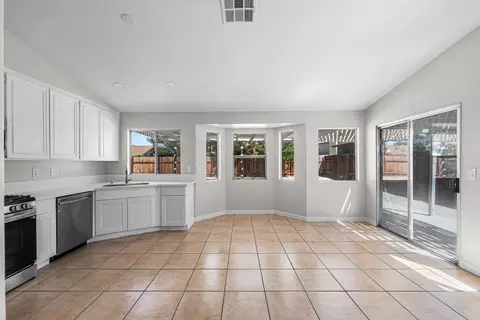 37280 37th St E, Palmdale, CA 93550 photo 9