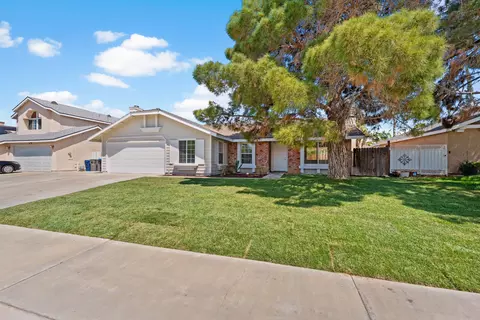 37280 37th St E, Palmdale, CA 93550 photo 2