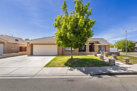 6106 Diamond St, Palmdale, CA 93552