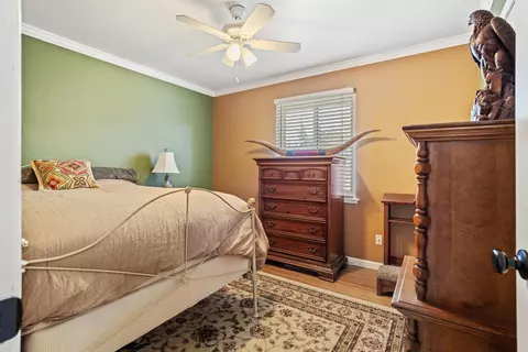 Bedroom - 206 Brentwood Dr, Tehachapi, CA 93561 photo 2 of 5