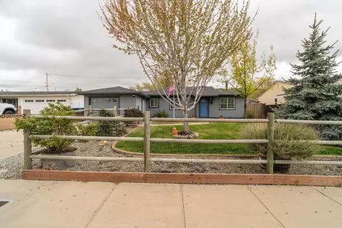 Exterior - 206 Brentwood Dr, Tehachapi, CA 93561 photo 4 of 4