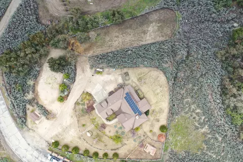 View/Area - 24281 Jacaranda Dr, Tehachapi, CA 93561 photo 3 of 5