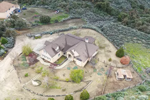 View/Area - 24281 Jacaranda Dr, Tehachapi, CA 93561 photo 5 of 5