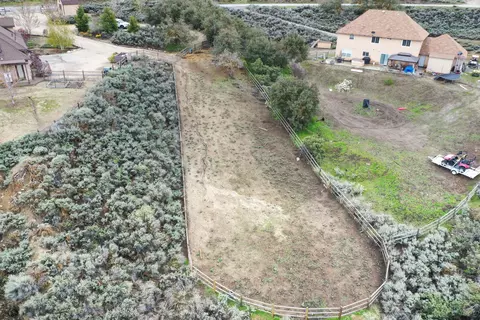 View/Area - 24281 Jacaranda Dr, Tehachapi, CA 93561 photo 1 of 5
