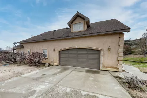 Exterior - 24281 Jacaranda Dr, Tehachapi, CA 93561 photo 13 of 13