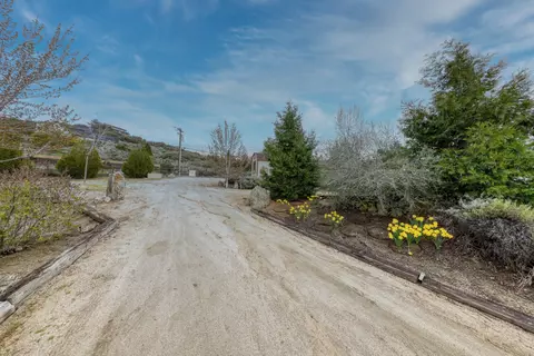 Other - 24281 Jacaranda Dr, Tehachapi, CA 93561 photo 11 of 14