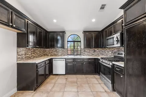 1154 Angela Ct E, Lancaster, CA 93535 photo 12