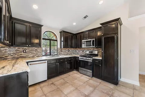 1154 Angela Ct E, Lancaster, CA 93535 photo 13