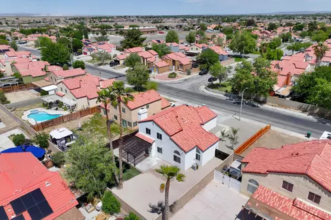 View/Area - 44615 17th St E, Lancaster, CA 93535 photo 3 of 5