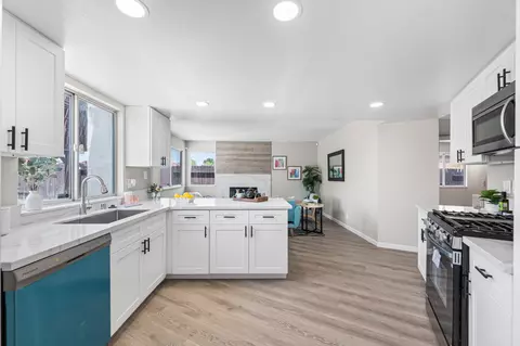 Kitchen - 44615 17th St E, Lancaster, CA 93535 photo 4 of 7