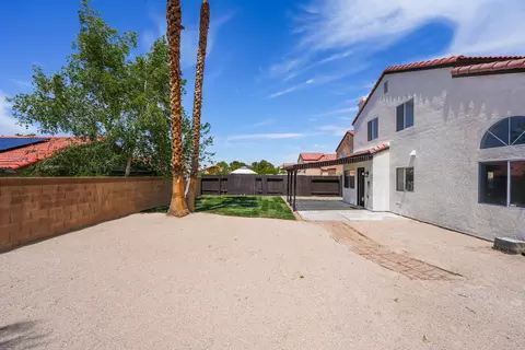 Exterior - 44615 17th St E, Lancaster, CA 93535 photo 7 of 15