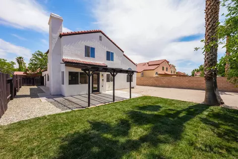 Exterior - 44615 17th St E, Lancaster, CA 93535 photo 5 of 15