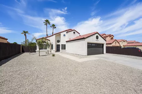 Exterior - 44615 17th St E, Lancaster, CA 93535 photo 12 of 15