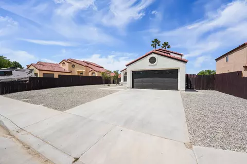 Exterior - 44615 17th St E, Lancaster, CA 93535 photo 14 of 15