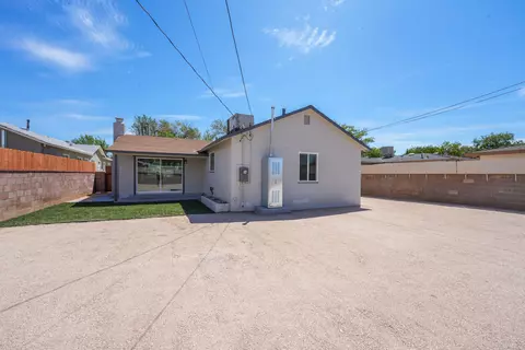 Exterior - 1309 Ivyton St W, Lancaster, CA 93534 photo 11 of 22